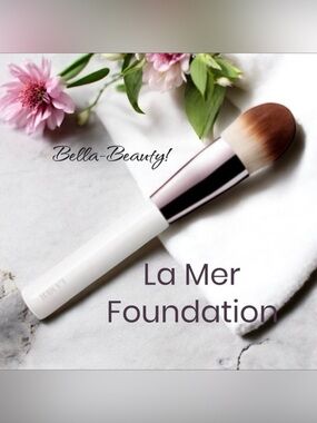 La Mer The Powder Brush
   ~NEW~
-Great for Loose Powder